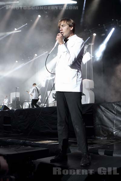 THE HIVES - 2014-08-22 - SAINT CLOUD - Domaine National - Grande Scene - Per Almqvist - Niklas Almqvist